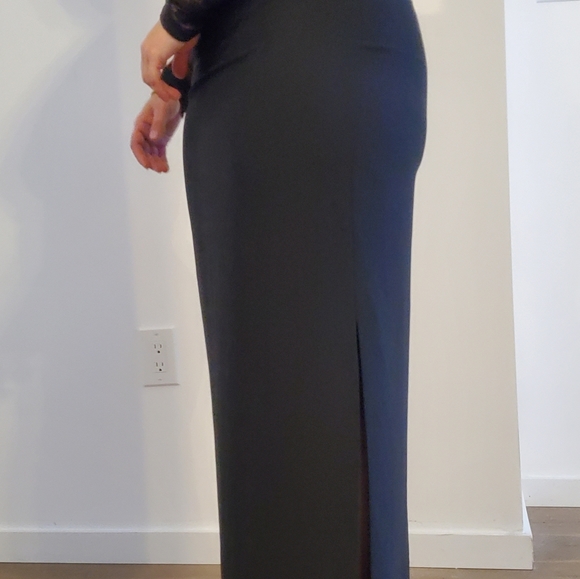 Black Banana Republic maxi skirt with side slit - Picture 5 of 16